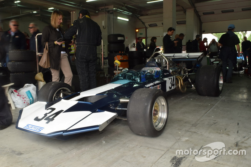 Surtees TS9B di Sam Posey