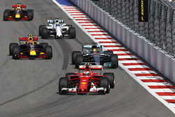 Kimi Raikkonen, Ferrari SF70H, Lewis Hamilton, Mercedes AMG F1 W08, Max Verstappen, Red Bull Racing