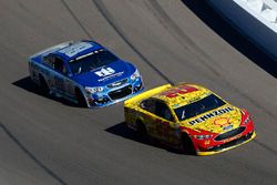 Joey Logano, Team Penske, Ford; Alex Bowman, Hendrick Motorsports, Chevrolet