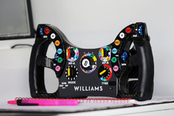 Le volant de la Williams FW38