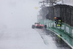 Kimi Raikkonen, Ferrari SF16-H après son accident
