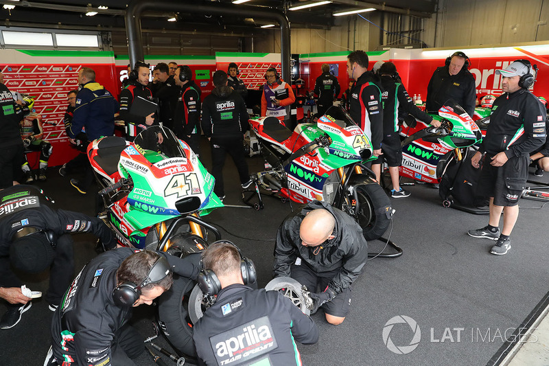 Aprilia garage