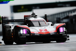 #2 Porsche Team Porsche 919 Hybrid: Timo Bernhard, Earl Bamber, Brendon Hartley