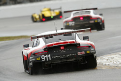 #911 Porsche Team North America, Porsche 911 RSR: Patrick Pilet, Dirk Werner, Frederic Makowiecki;