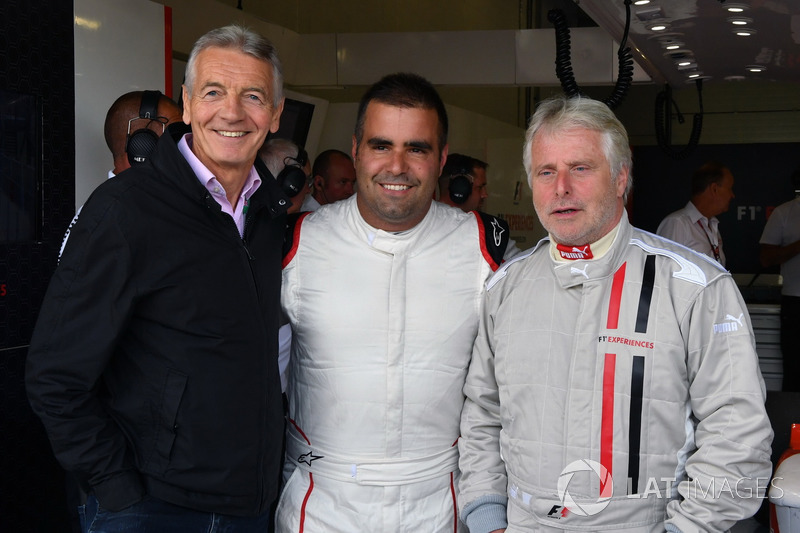 Tony Gardine, Zsolt Baumgartner, F1 Experiences 2-Seater driver and Kevin Eason, F1 Experiences 2-Seater passenger