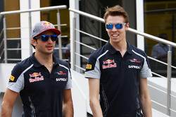 (L to R): Carlos Sainz Jr., Scuderia Toro Rosso with team mate Daniil Kvyat, Scuderia Toro Rosso
