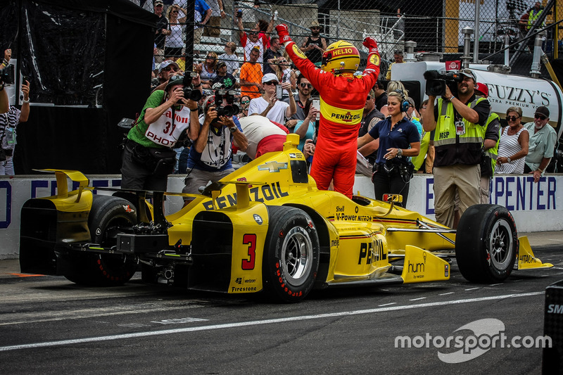 27 mai - Helio Castroneves remporte le concours de pit-stops