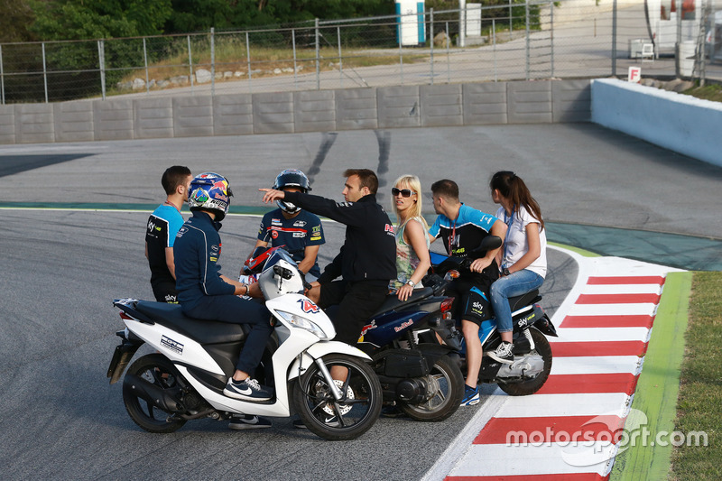 Pilotos en la nueva chicana para reemplazar la curva 12