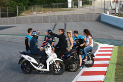 Pilotes à l'emplacement de la chicane qui remplace le virage n°12