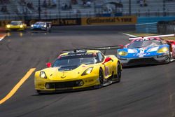 #4 Corvette Racing, Chevrolet Corvette C7.R: Oliver Gavin, Tommy Milner