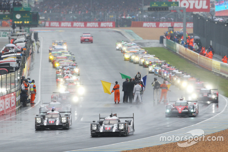 Start zu den 24h Le Mans hinter dem Safety-Car