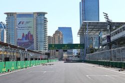 The start / finish straight