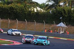 Stefano Comini, Volkswagen Golf GTI TCR, Leopard Racing  and Roberto Colciago, Honda Civic TCR, Target Competition 