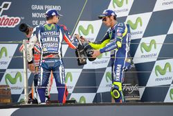 Podium: tweede plaats Jorge Lorenzo, Yamaha Factory Racing, derde plaats Valentino Rossi, Yamaha Fac