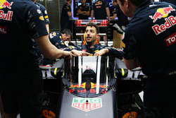 Daniel Ricciardo, Red Bull Racing RB12 with the Aero Screen