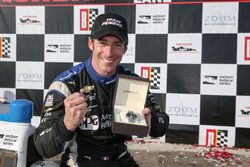 Le vainqueur Simon Pagenaud, Team Penske Chevrolet