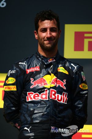 Podium: tercer lugar Daniel Ricciardo, Red Bull Racing