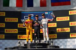 Podium : le vainqueur Pierre Gasly, PREMA, Racing; le deuxième Antonio Giovinazzi, PREMA Racing; le troisième Sergey Sirotkin, ART Grand Prix