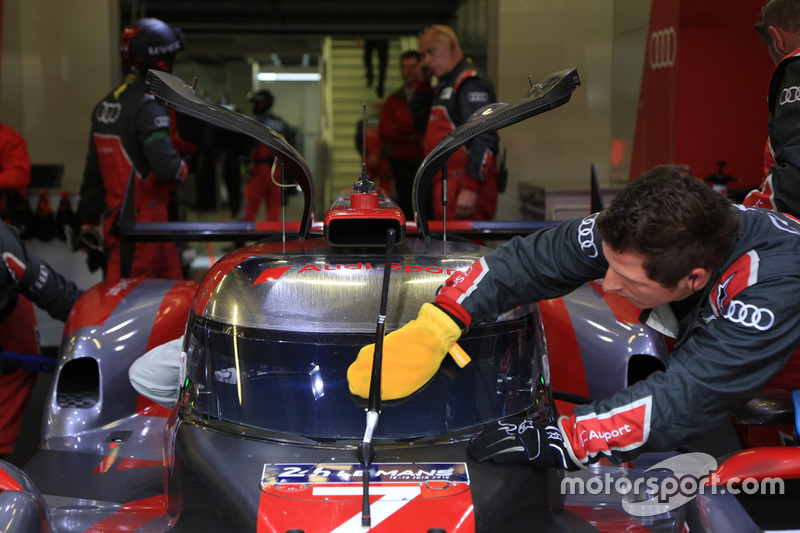 #7 Audi Sport Team Joest Audi R18: Marcel Fassler, Andre Lotterer, Benoit Tréluyer