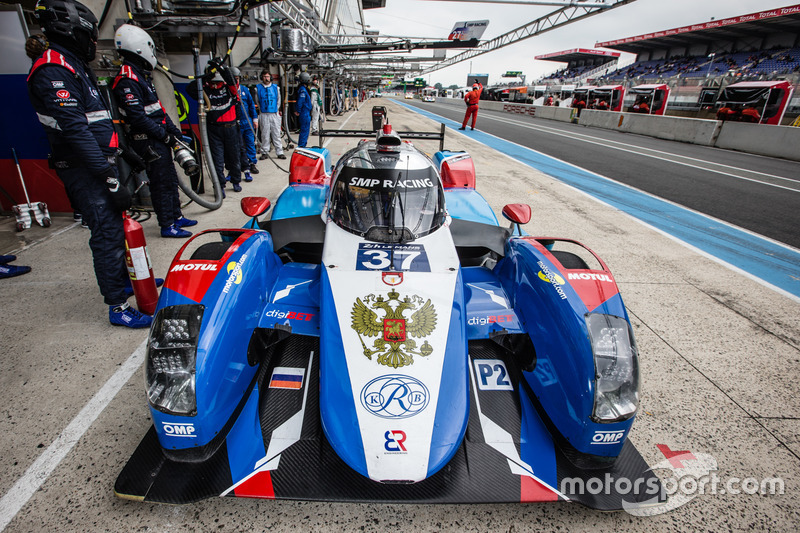 22: BR01 Nissan команды SMP Racing (№37): Виталий Петров, Виктор Шайтар, Кирилл Ладыгин