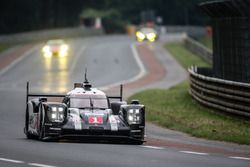 #1 Porsche Team Porsche 919 Hybrid: Timo Bernhard, Mark Webber, Brendon Hartley