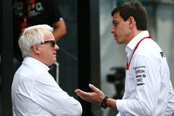 Charlie Whiting, FIA Delegate with Toto Wolff, Mercedes AMG F1 Shareholder and Executive Director