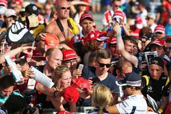 Felipe Massa, Williams signs autographs for the fans
