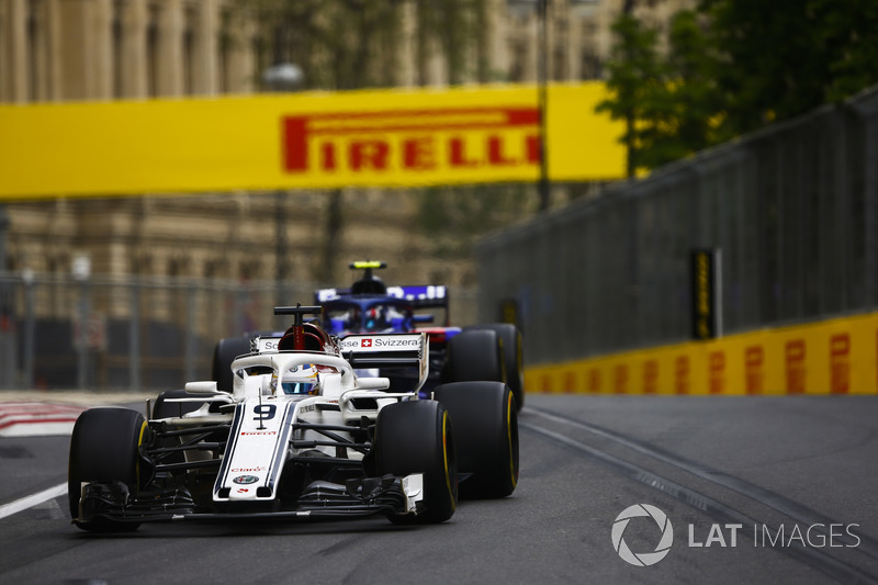 Marcus Ericsson, Sauber C37 Ferrari, Pierre Gasly, Toro Rosso STR13 Honda