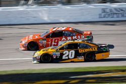 Daniel Suarez, Joe Gibbs Racing Toyota and Matt Kenseth, Joe Gibbs Racing Toyota