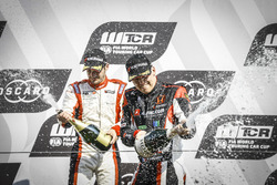 Podio: Yann Ehrlacher, ALL-INKL.COM Münnich Motorsport Honda Civic Type R TCR, Aurélien Comte, DG Sport Competition Peugeot 308TCR
