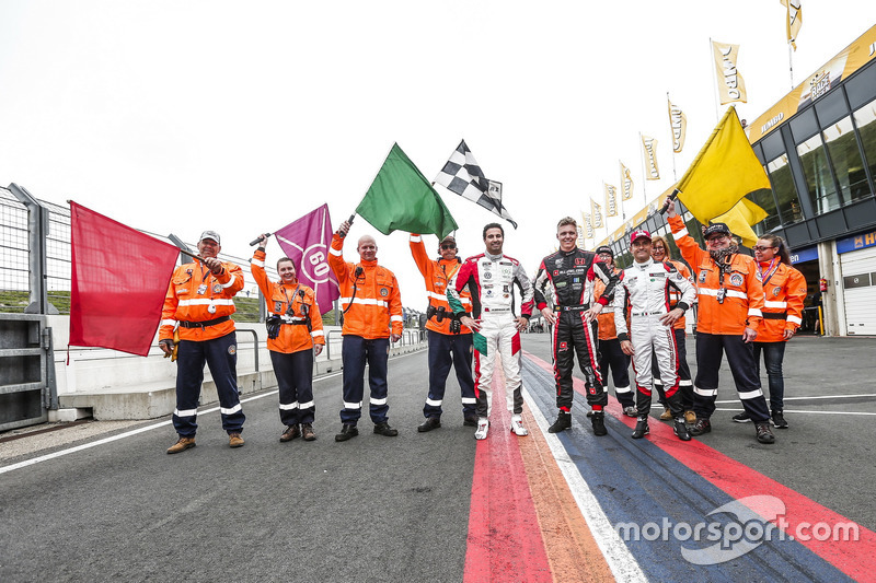 Mehdi Bennani, Sébastien Loeb Racing Volkswagen Golf GTI TCR, Yann Ehrlacher, ALL-INKL.COM Münnich Motorsport Honda Civic Type R TCR, Gianni Morbidelli, Team Mulsanne Alfa Romeo Giulietta TCR