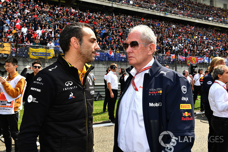 Cyril Abiteboul, Renault Sport F1 Managing Director and Dr Helmut Marko, Red Bull Motorsport Consultant on the grid