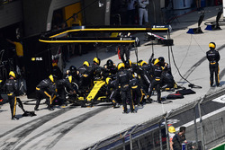 Nico Hulkenberg, Renault Sport F1 Team R.S. 18 pit stop