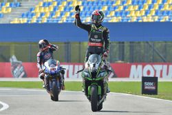 Il secondo classificato Jonathan Rea, Kawasaki Racing, il terzo classificato Michael van der Mark, Pata Yamaha