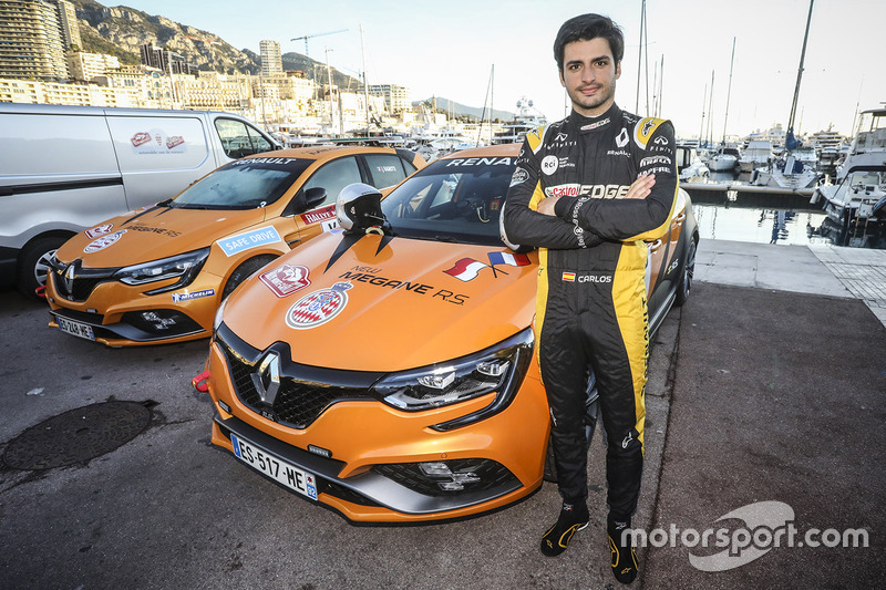 Carlos Sainz Jr., Renault Megane RS VIP car