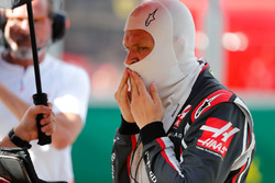Kevin Magnussen, Haas F1 Team, en la parrilla