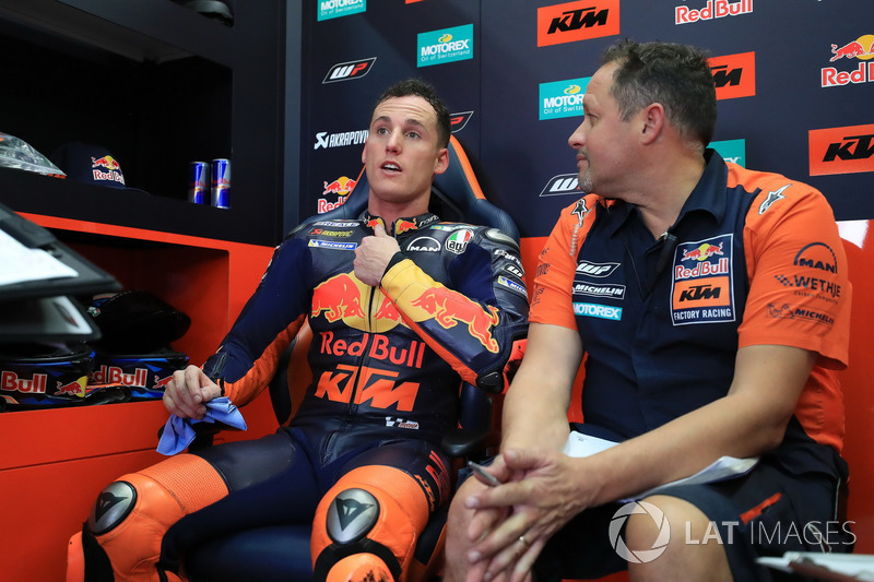 Sturz: Pol Espargaro, Red Bull KTM Factory Racing