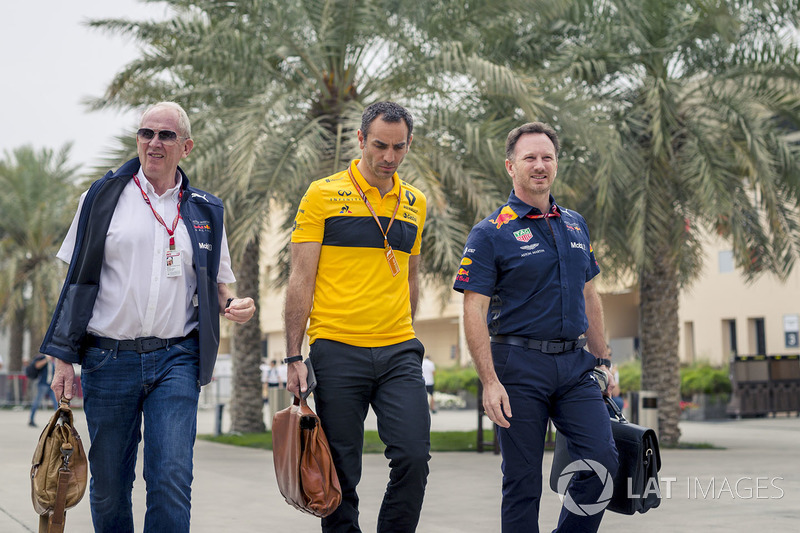 Dr Helmut Marko, Red Bull Motorsport-baas, Cyril Abiteboul, Renault Sport F1 Managing Director, en Christian Horner, Red Bull Racing-teambaas