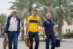 Спортивный консультант Red Bull Хельмут Марко, управляющий директор Renault Sport F1 Сириль Абитбуль и руководитель Red Bull Racing Кристиан Хорнер