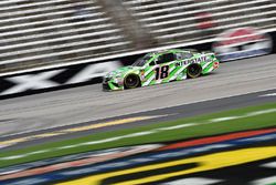 Kyle Busch, Joe Gibbs Racing, Toyota Camry Interstate Batteries