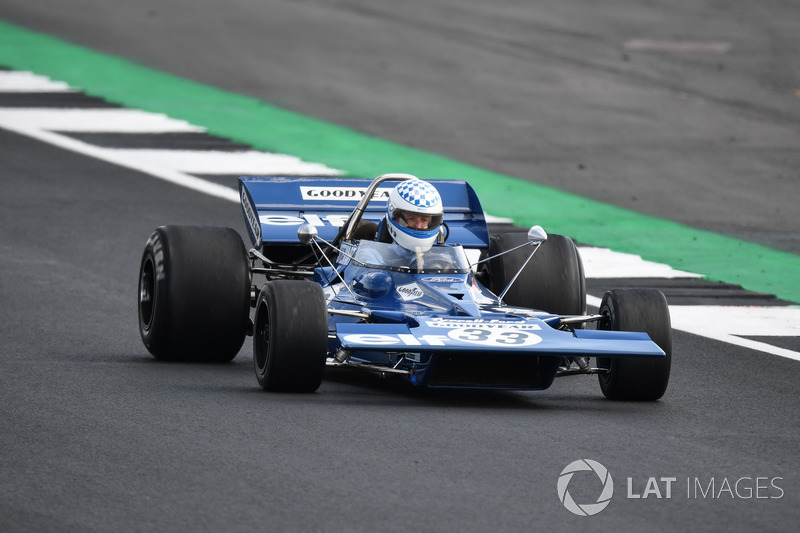 Une Tyrrell 005 à Silverstone lors de la parade du 70e anniversaire du circuit