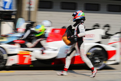 #7 Toyota Gazoo Racing Toyota TS050-Hybrid: Mike Conway, Jose Maria Lopez