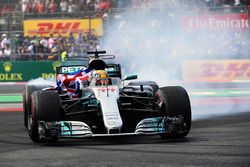 Le Champion du monde 2017 Lewis Hamilton, Mercedes AMG F1