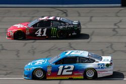 Ryan Blaney, Team Penske, Ford Fusion PPG, Kurt Busch, Stewart-Haas Racing, Ford Fusion Haas Automation/Monster Energy