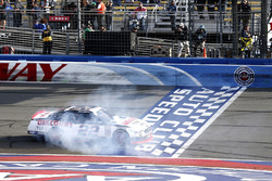 Joey Logano, Team Penske, Ford Mustang Discount Tire