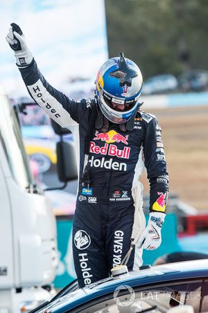 Race winner Shane van Gisbergen, Triple Eight Race Engineering Holden