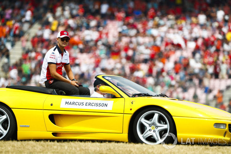 Marcus Ericsson, Sauber, in the drivers parade