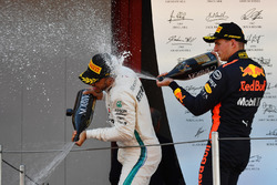Победитель Льюис Хэмилтон, Mercedes AMG F1, третье место – Макс Ферстаппен, Red Bull Racing