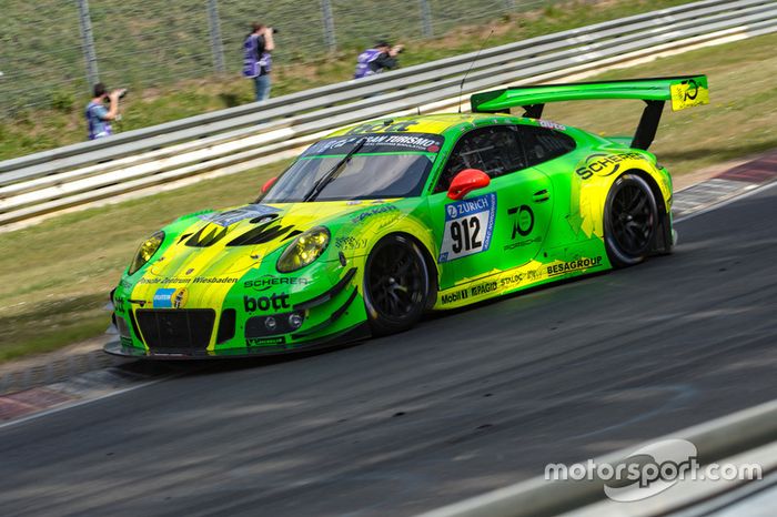 #912 Manthey Racing Porsche 911 GT3 R: Richard Lietz, Patrick Pilet, Frédéric Makowiecki, Nick Tandy