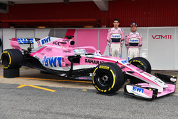 Esteban Ocon, Sahara Force India F1 y Sergio Pérez, Sahara Force India, con el Sahara Force India VJ